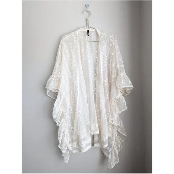 Torrid Lace Ruana Wrap - Picture 5 of 11